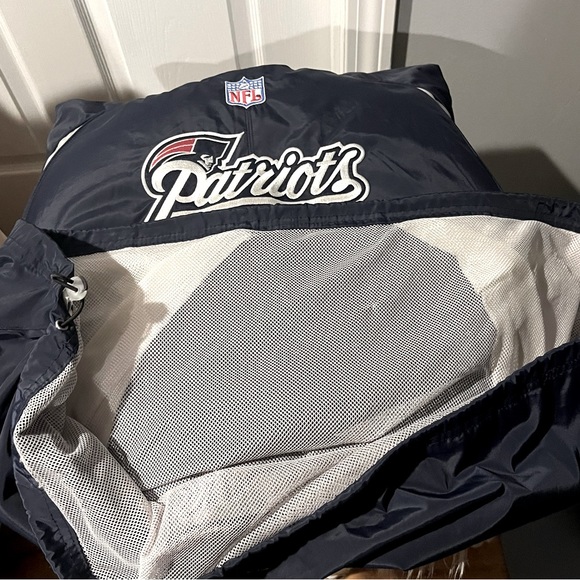 Vintage NE Patriots Pullover - Picture 5 of 5